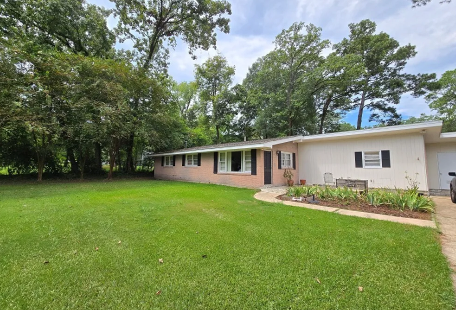 1820 Robison Hill Rd, Montgomery, AL 36106